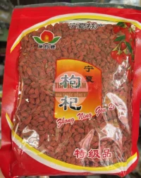 Câu kỷ tử ngọt gói đỏ 500g mặt trước | Cửa Hàng Dược Liệu Thanh Tâm